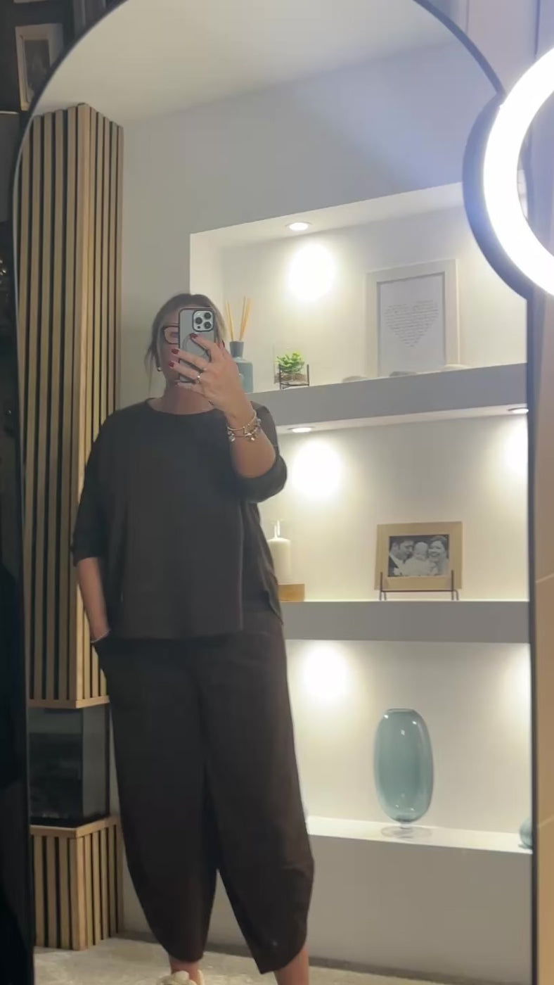 Scuba Barrel Trousers Brown